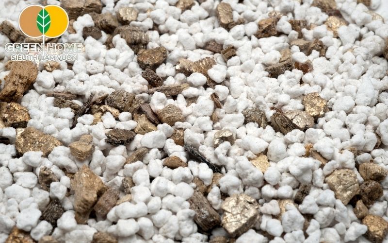 Giá thể perlite từ đá núi lửa giúp cải thiện độ thoáng khí cho đất