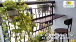 Bàn treo ban công gọn nhẹ mang đến không gian sống hiện đại